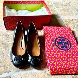 Tory Burch Wedge Size: 7